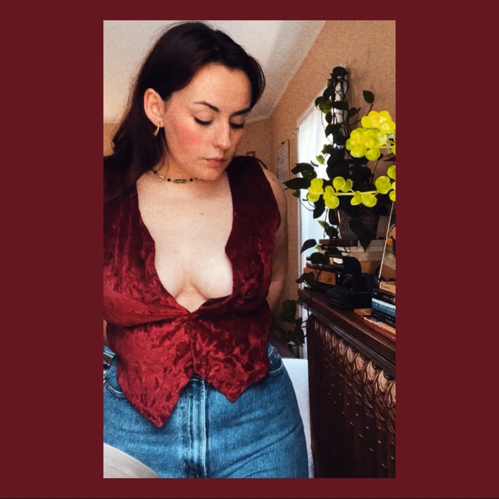 🌹 Vintage Burgundy Velvet Rose Vest 🌹
